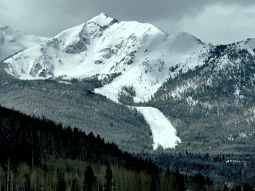 Colorado's precarious snowpack underscores importance of avalanche education classes - Vimarsana News